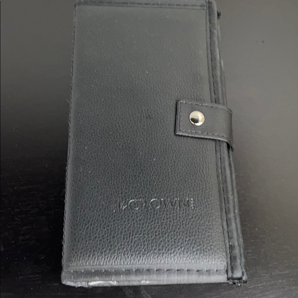 Crown Pro makeup brush set - Picture 2 of 5